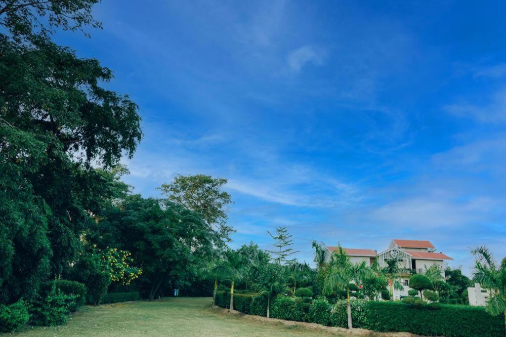 5 Senses Corbett Richness Luxuries Resort ! Destination Wedding & Corporate Events Rāmnagar Exterior foto